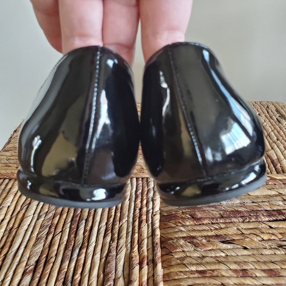 EUC Nine West Patent Flats 10.5 - Picture 3 of 5